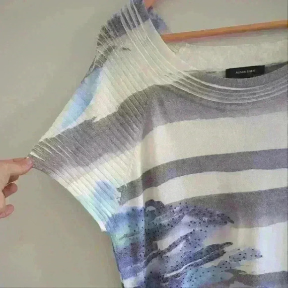 ALISON SHERI | Women's Watercolor Beach Scene Short Sleeved Knitted Top - Picture 3 of 4